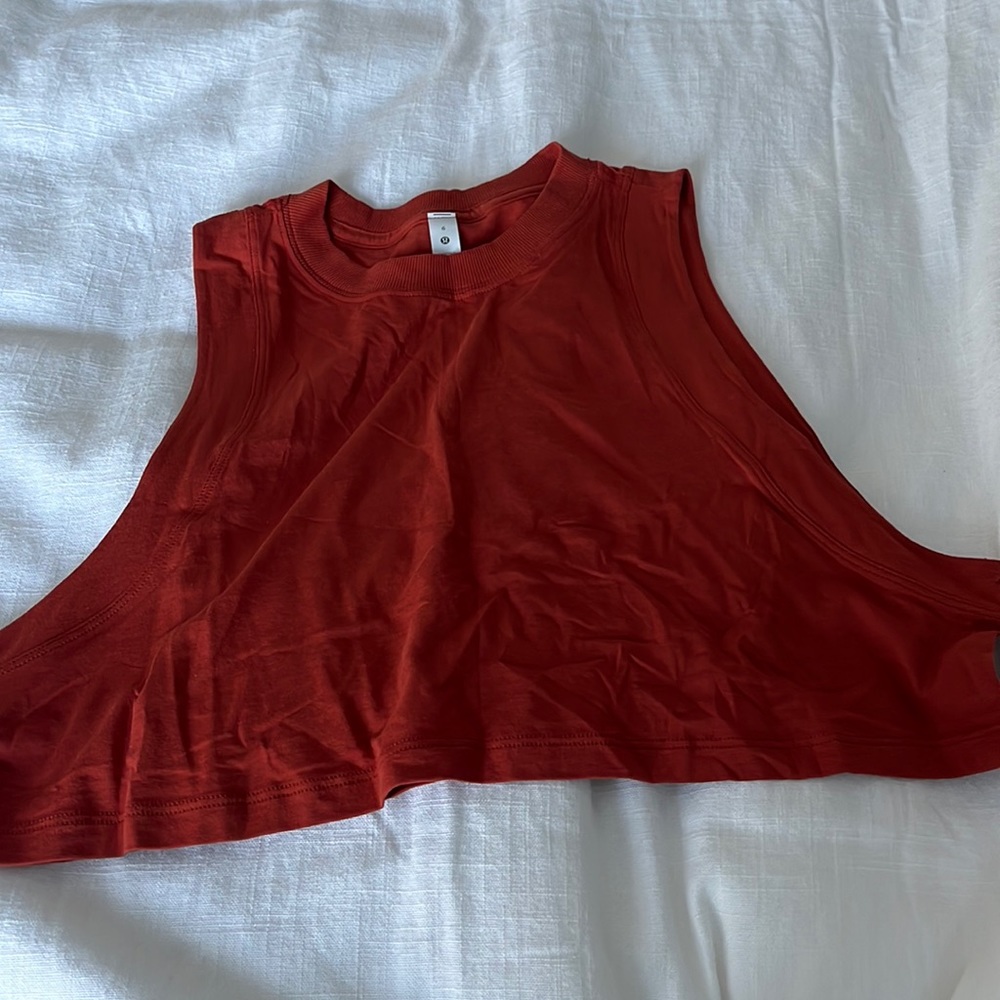 Lululemon cropped muscle tank